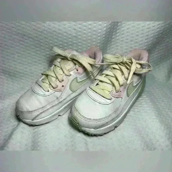 Nike Other - Nike Air Max 90 Youth 9C